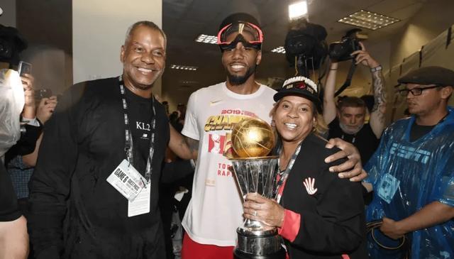 恭喜湖人逃, 两份合同加 恭喜湖人逃, 两份合同加