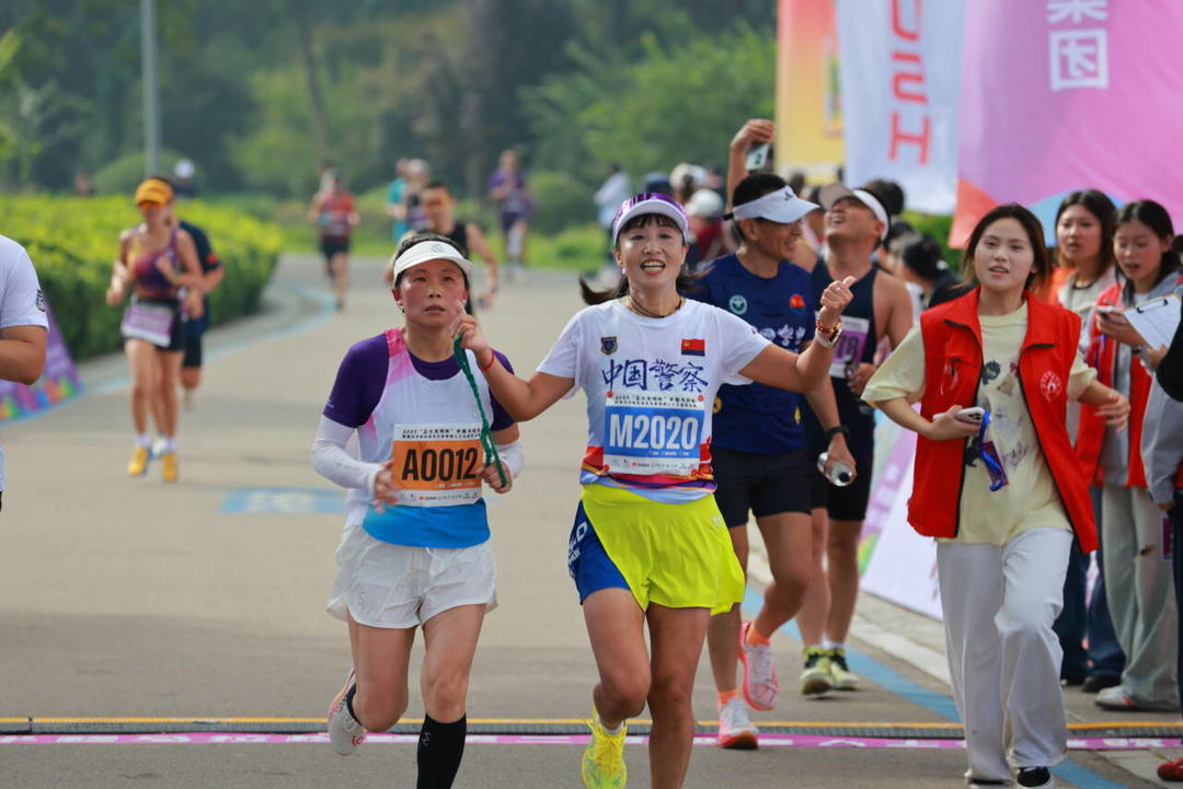 赛道, 务四个 赛道, 务四个